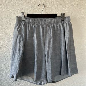 Men’s Grey Athletic Shorts Size L